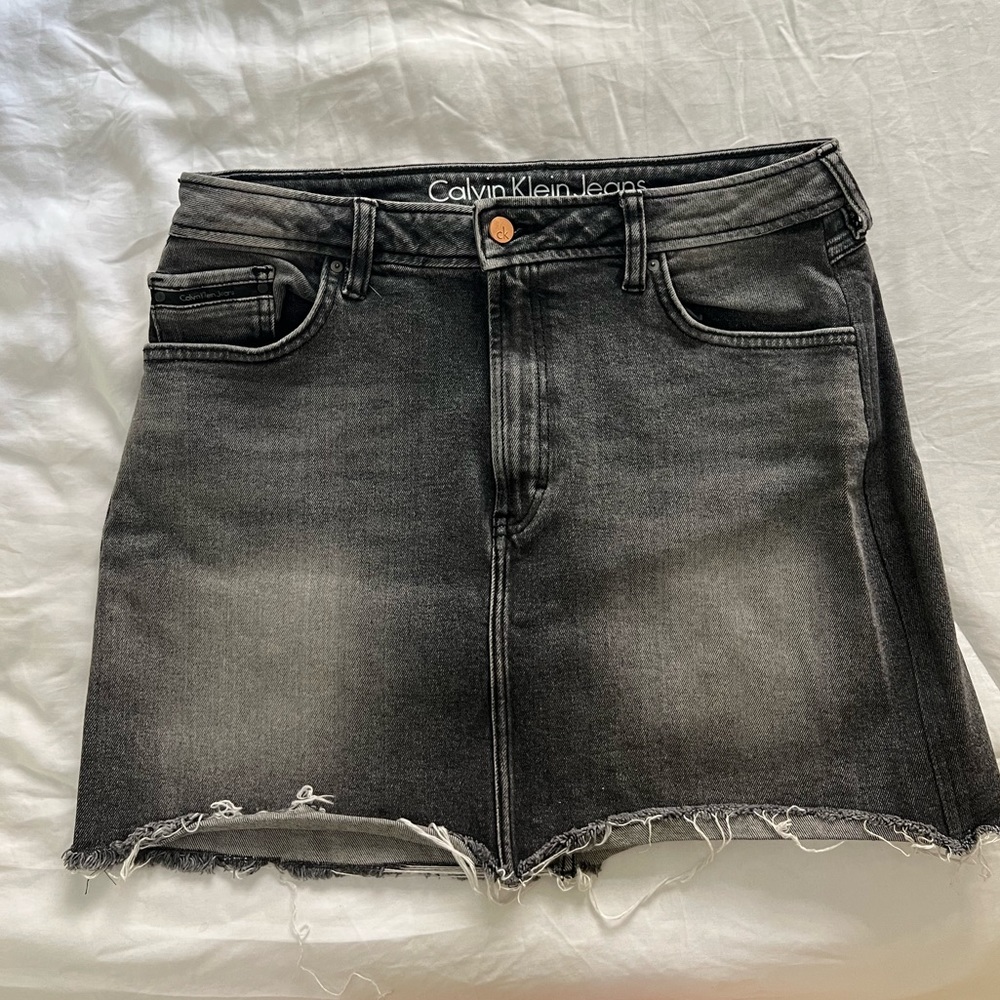 Calvin Klein black denim jean skirt size large